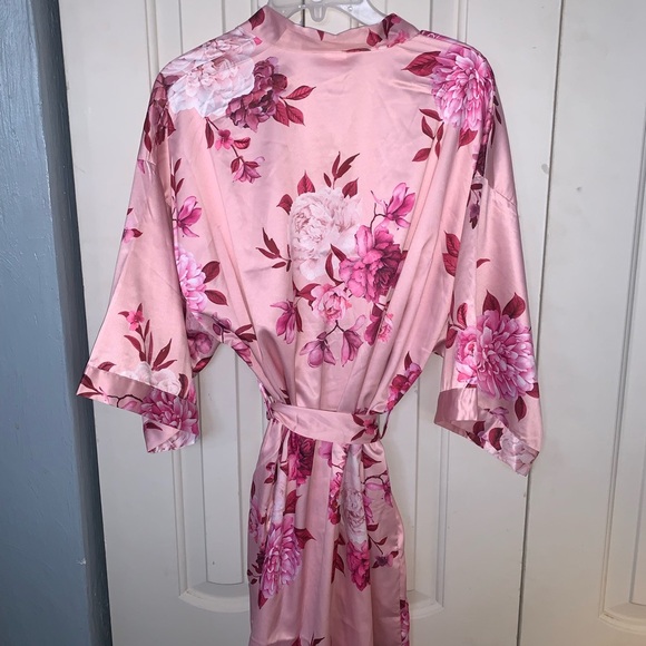 Icing brand pink floral robe - Picture 4 of 5